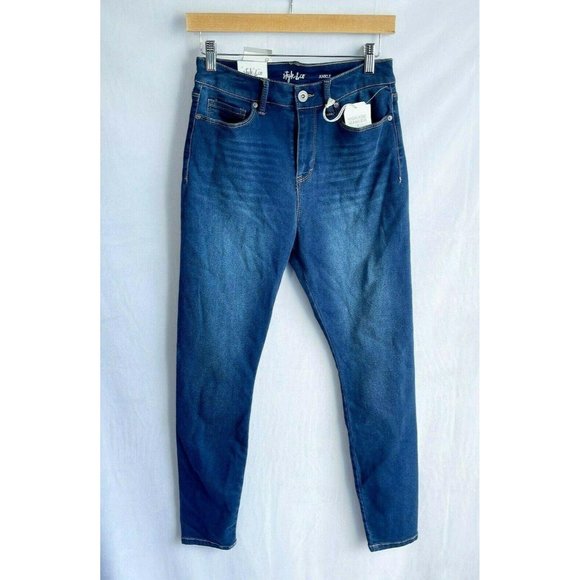 NWT Style & Co Denim High Rise Jeans Size 8 - Picture 2 of 3